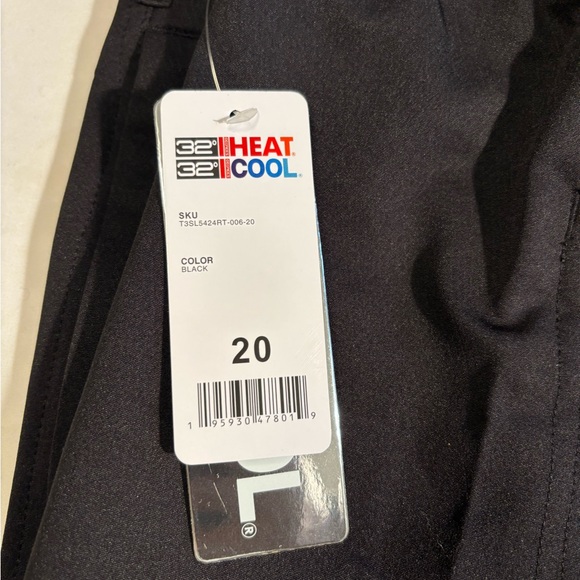 32 Degrees Women's Black Flat Front Shorts - Picture 4 of 5